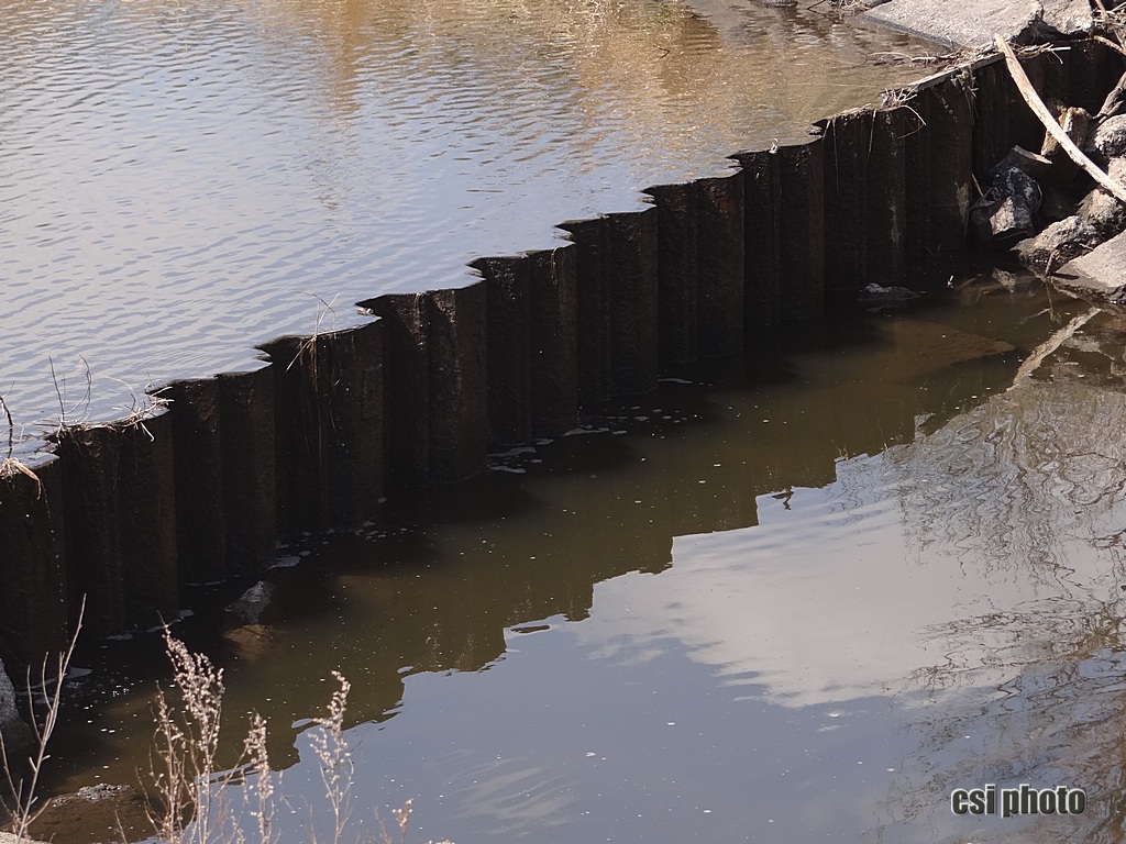 3 weeks ago - April 26 - no water over spillway - photo Matt Sheppard